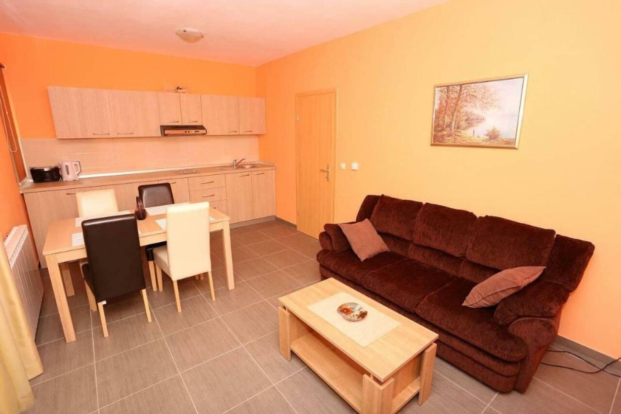 Apartmani Lili Sukošan Exterior foto
