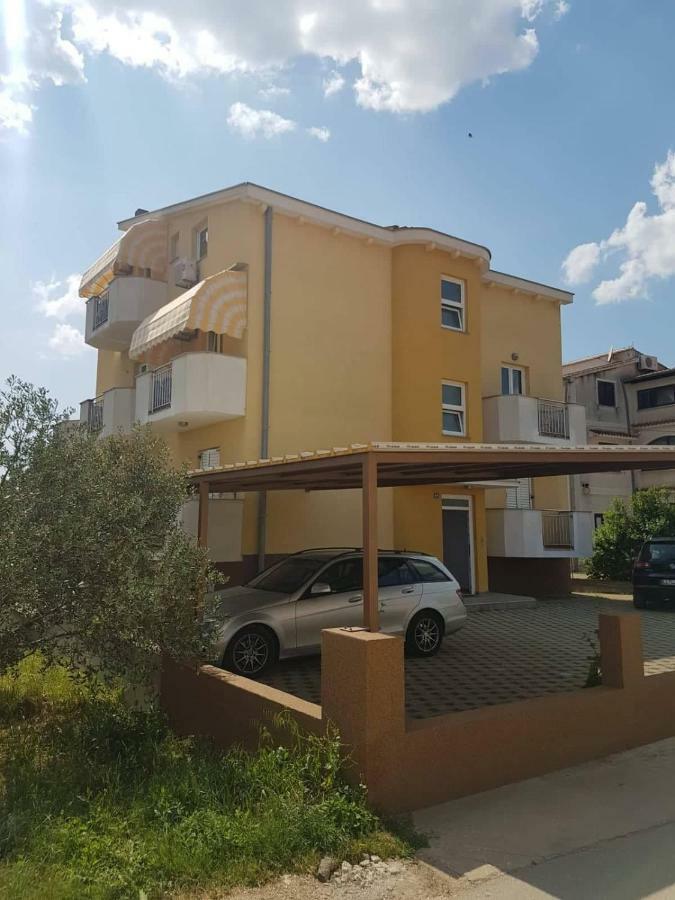 Apartmani Lili Sukošan Exterior foto