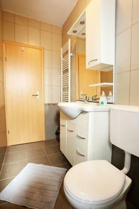 Apartmani Lili Sukošan Exterior foto