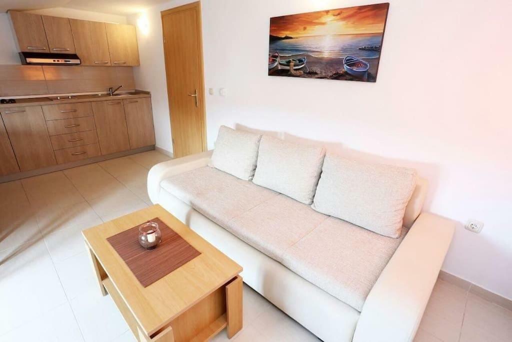 Apartmani Lili Sukošan Exterior foto