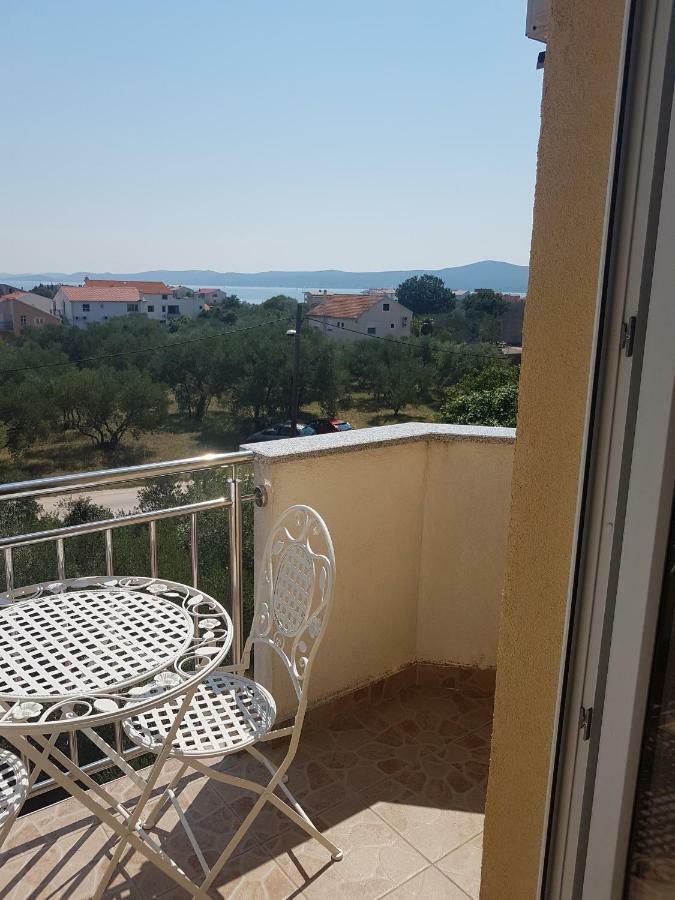 Apartmani Lili Sukošan Exterior foto
