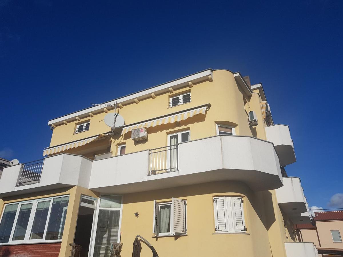 Apartmani Lili Sukošan Exterior foto