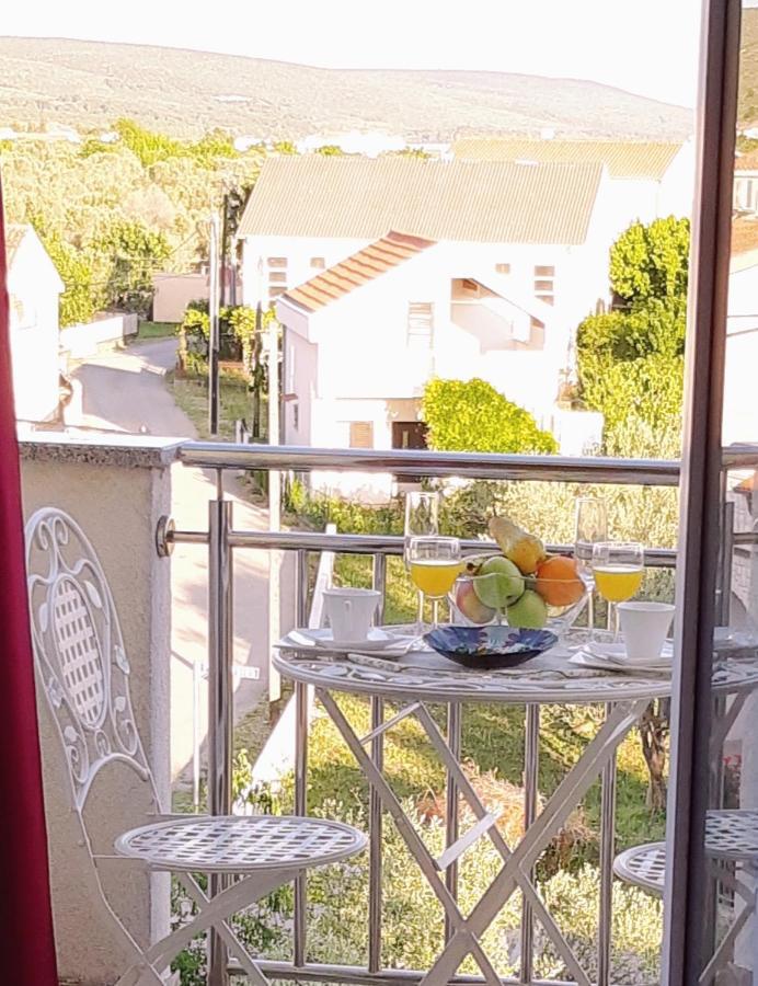 Apartmani Lili Sukošan Exterior foto